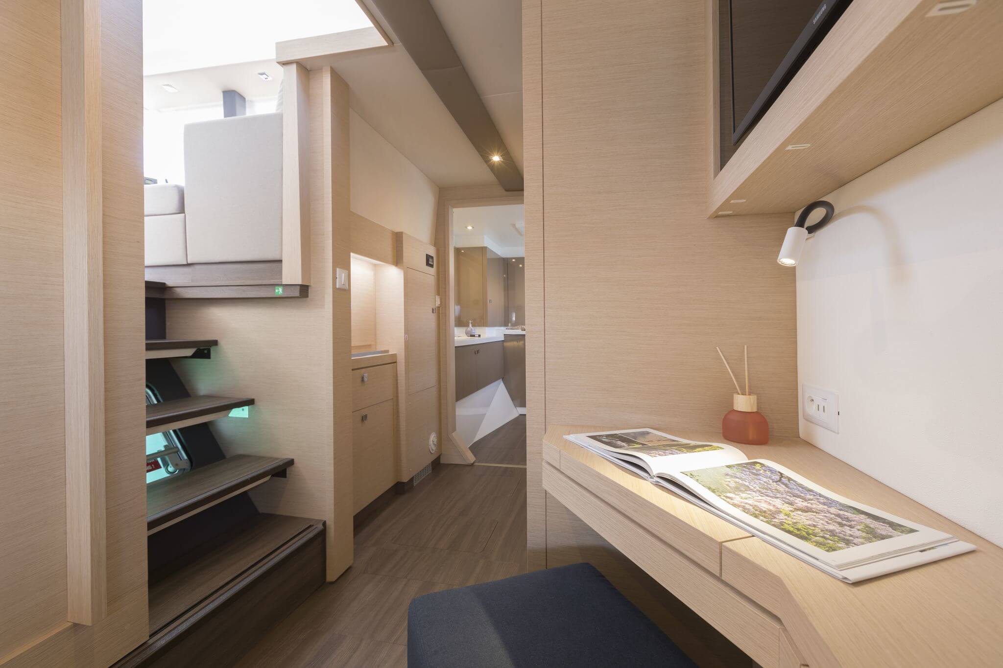 yacht Fountaine Pajot 42 interior