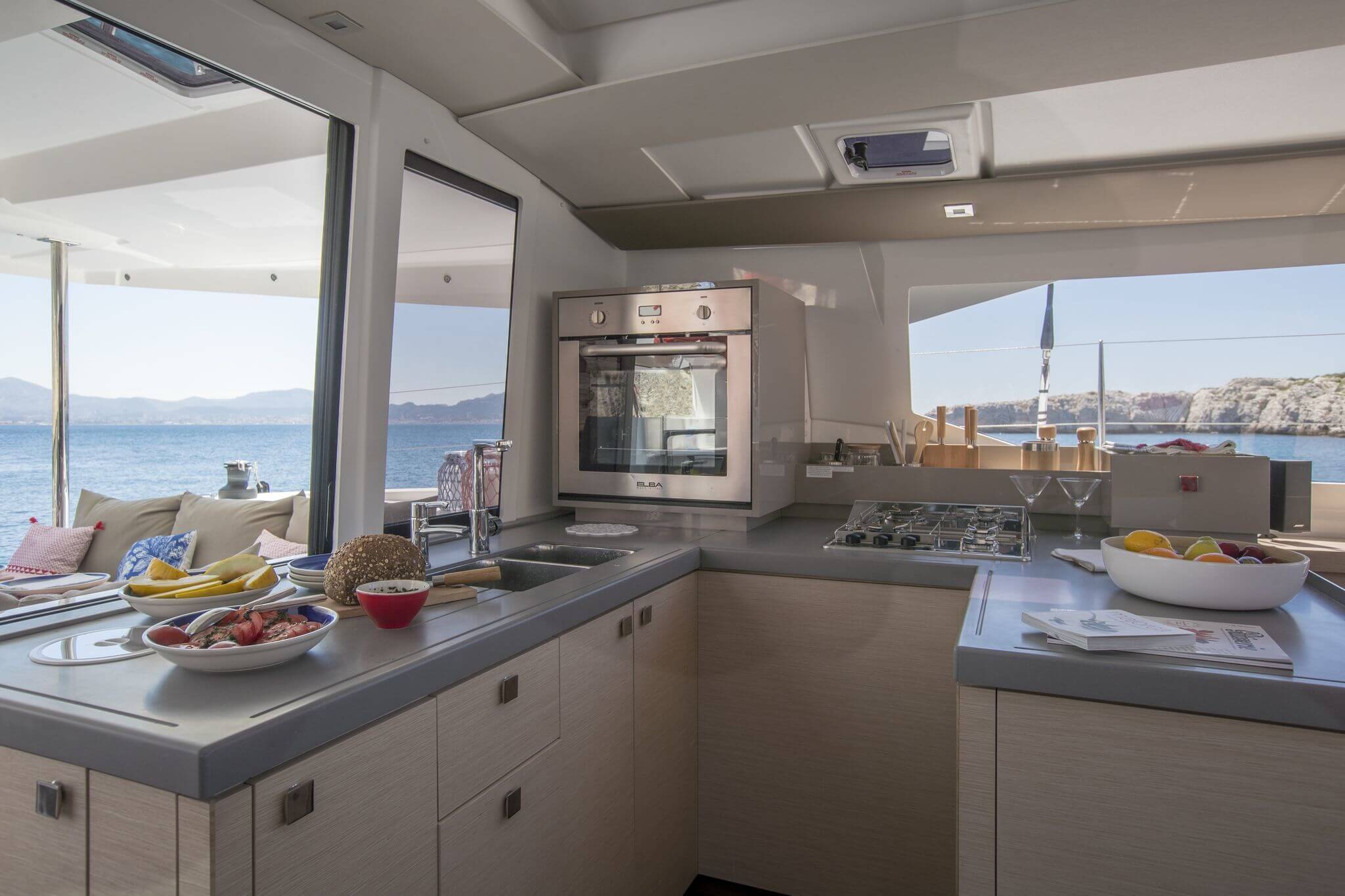yacht Fountaine Pajot 42 interior