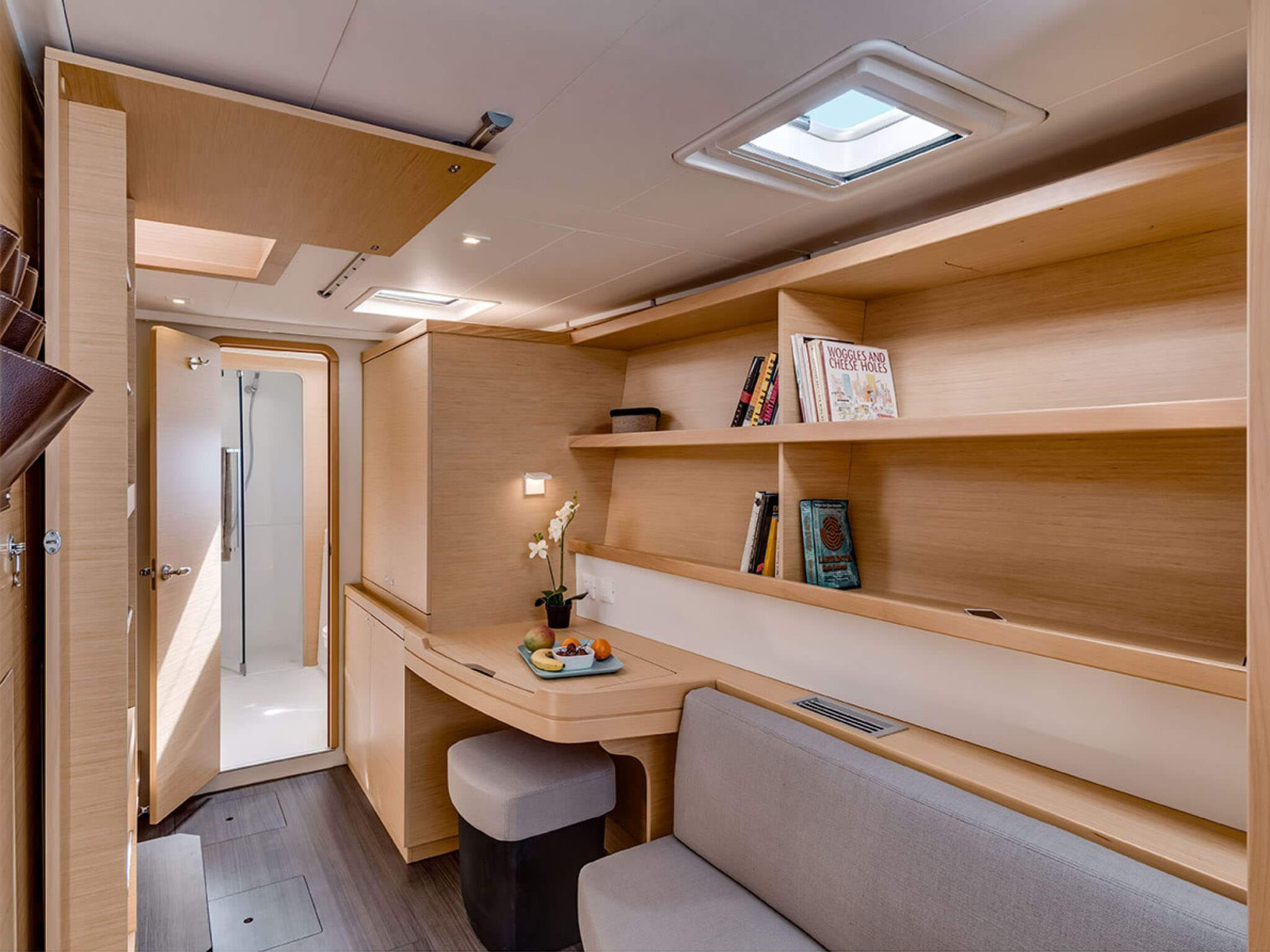 yacht Lagoon 42 interior
